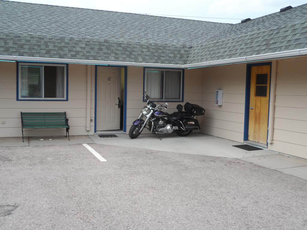 Dollar Inn Hot Springs Exterior photo